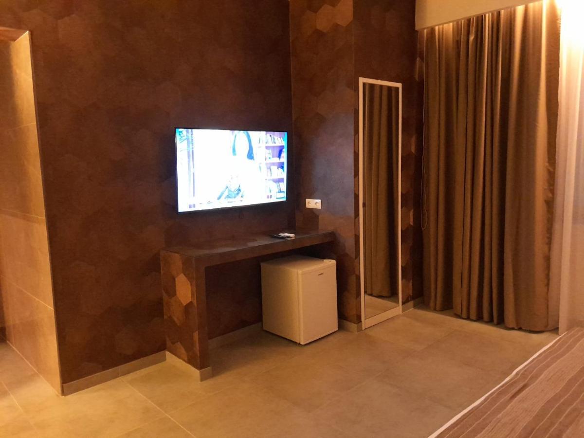 Baaria House Hotel Barcellona Pozzo di Gotto Eksteriør billede