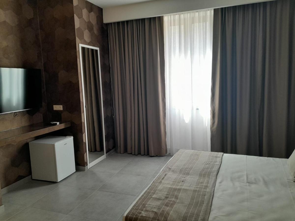 Baaria House Hotel Barcellona Pozzo di Gotto Eksteriør billede