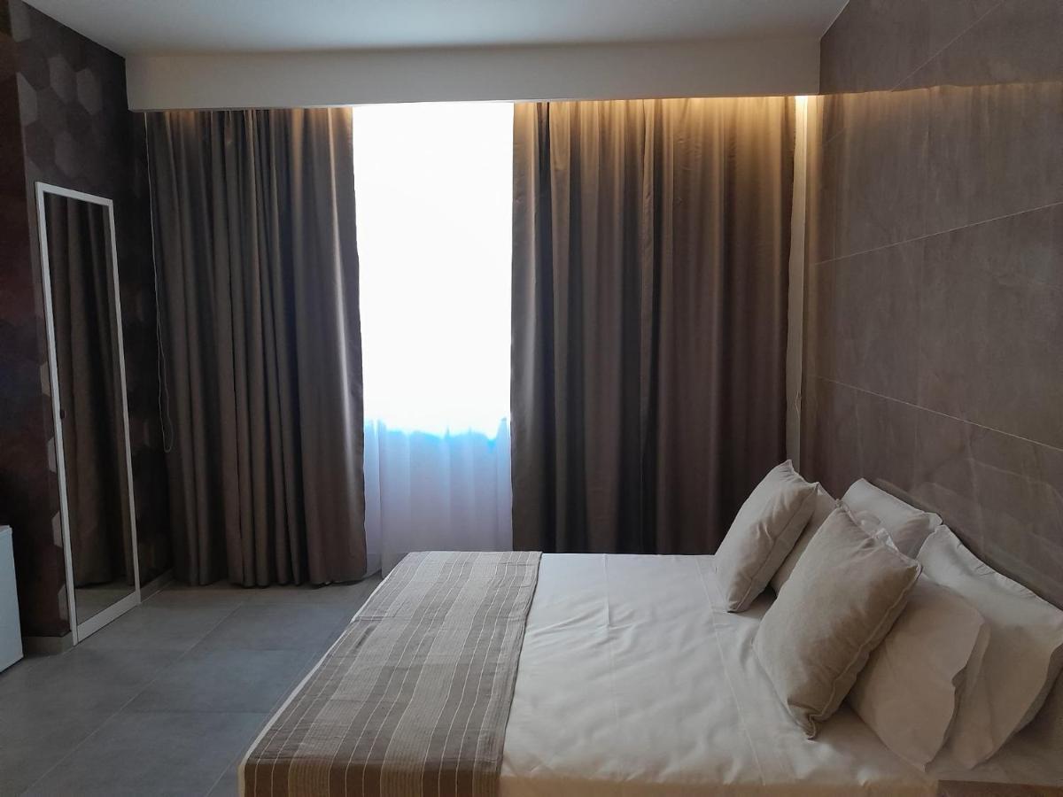 Baaria House Hotel Barcellona Pozzo di Gotto Eksteriør billede