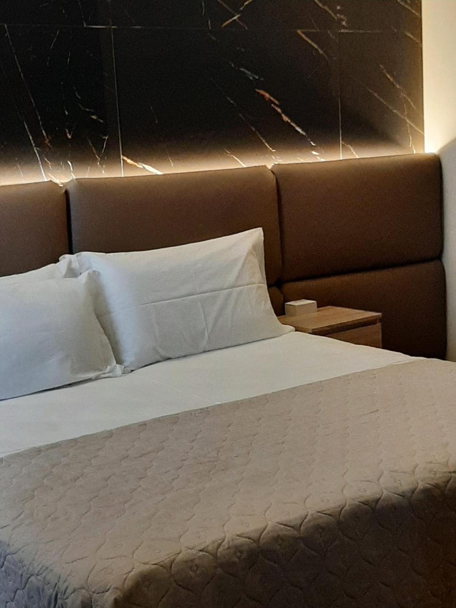Baaria House Hotel Barcellona Pozzo di Gotto Eksteriør billede